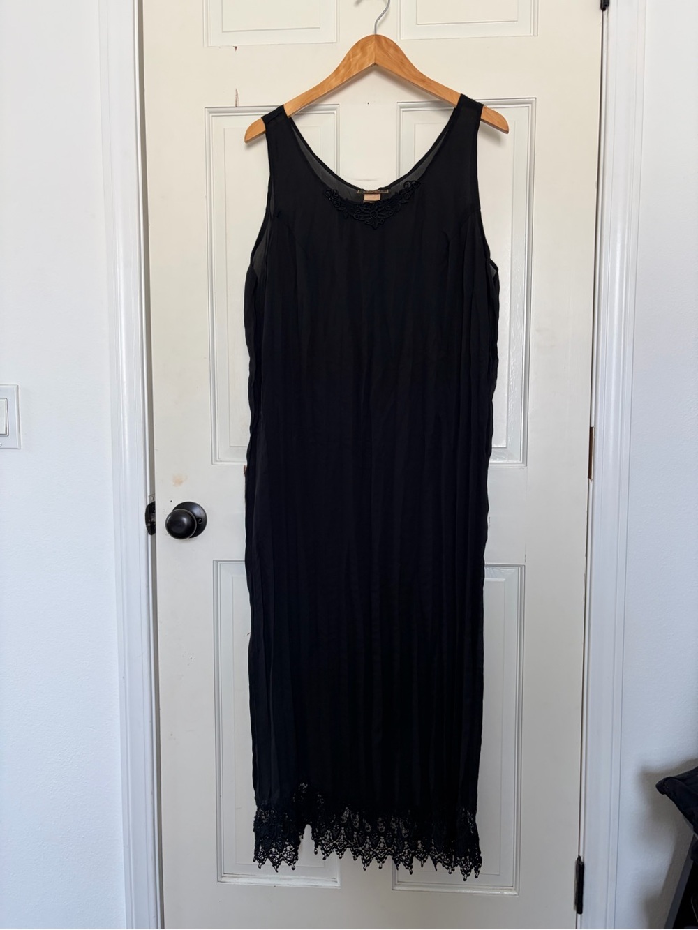 Classic Black Sleeveless Sheer Maxi Dress with Lace Trim